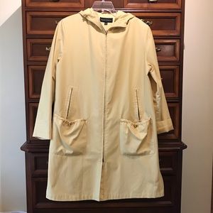 Portrait raincoat in EUC.